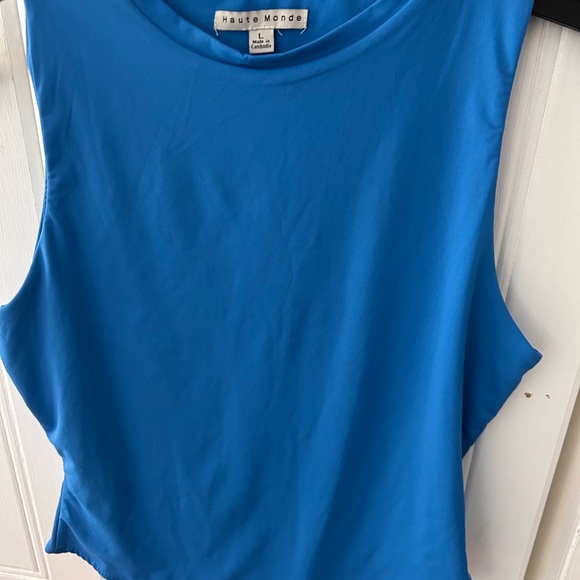 Women's Blue Scoop Sleeveless Shaper/Body Suit w/ Thong Closure and Back, EUC - Picture 4 of 8